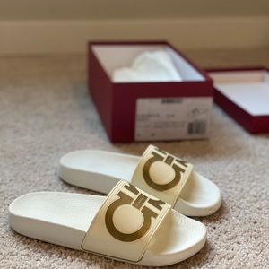 Salvatore Ferragamo White and Gold slides 6M